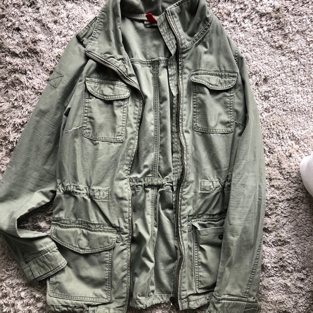 GREEN JACKET